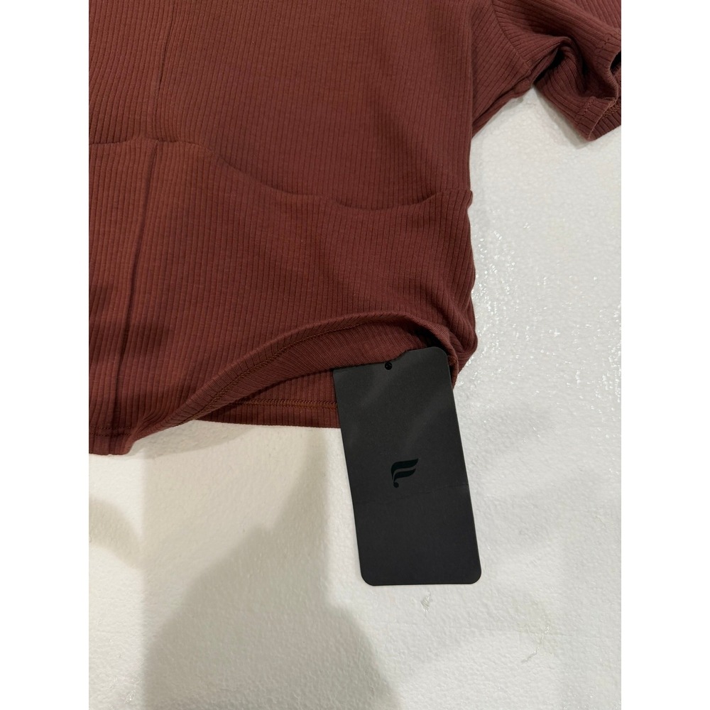Fabletics Seamed Rib Baby Tee Mahogany Brown Cropped Short Sleeve Shirt L NWT - Picture 4 of 6